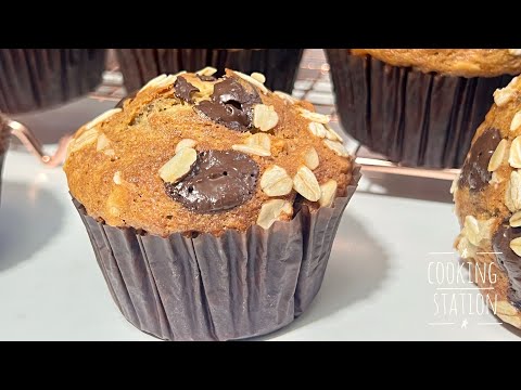 Видео: Простой рецепт банановых овсяных маффинов | Мягкие, влажные и идеальные для завтрака