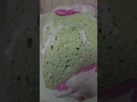 Видео: ASMR/sponge squeezing#asmrvideo#asmrspongesqueezing#relax#powder#foryou#squeezingsponges#асмр