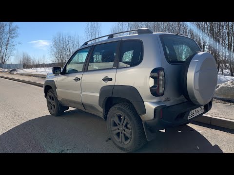 Видео: Взял Lada Niva Travel Black - навсегда! прет по полю - рвёт буржуев! Лада Нива Тревел Блек