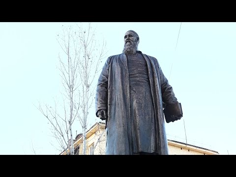 Видео: В области Абай открыли памятник Шакариму Кудайбердиеву