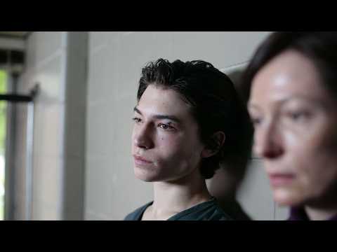 Видео: Нам нужно ПОГОВОРИТЬ о КЕВИНЕ… и его МАТЕРИ | Что-то не так с Кевином | РАЗБОР