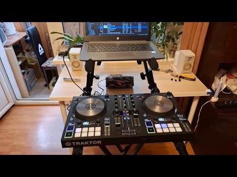 Видео: Стойка для DJ пульта