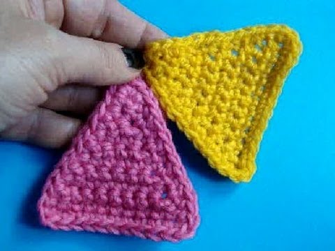 Видео: Вязание крючком - Урок 210 - Треугольник - Howto crochet triangle motif