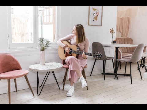 Видео: Урок по китара за начинаещи - Акорд До мажор