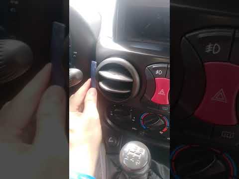 Видео: Фиат Добло как снять верхнюю панельку козырек