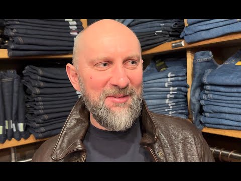 Видео: Как правильно подобрать джинсы для себя в магазине Blues & Jeans.