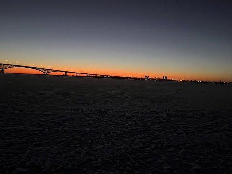 Видео: Снова Первый лёд. Рыбалка на судака и берша в Саратове.Ловля судака на Волге. Рыбалка 2022-2023