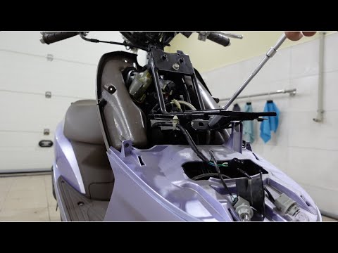 Видео: Как разобрать передний пластик Honda DIO Cesta AF 62 68