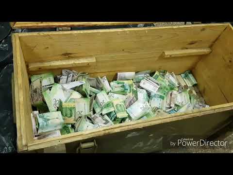 Видео: открываем копилку