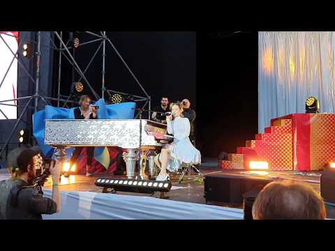 Видео: Монеточка - Пост-пост (Live) 01/06/2019 Зелёный театр, Мск