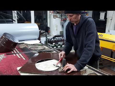 Видео: проходка круглой трубы сквась кровли