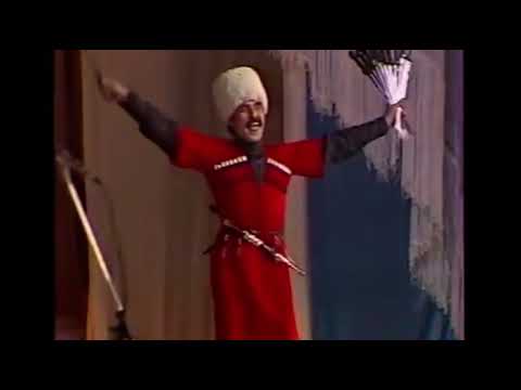 Видео: 1986 г. Осетинский, старинный танец с кинжалами в исполнении Коста Дзбоева