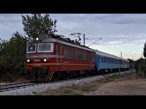 Видео: Няколко пътнически влака през Русе, начело с локомотиви 44 серия