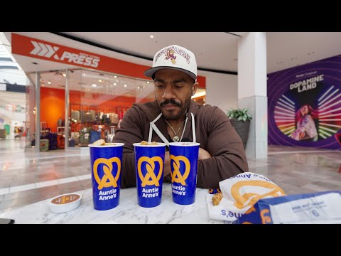 Видео: Крендель в торговом центре Auntie Anne's — это превосходный крендель