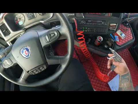 Видео: Настана пълен хаос на митницата в Милано | Denis Kadirow TruckVloger