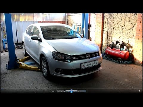 Видео: Что лучше откачать масло или слить через пробку на Volkswagen POLO 1,6 Фольксваген Поло 2011 года