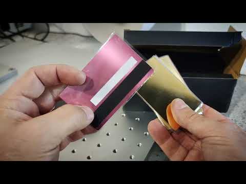 Видео: Metall card engraving - Гравировка на банковских картах - ТЕСТЫ И ПРИМЕРЫ  ГЭээ КАРТ