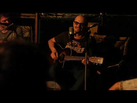 Видео: Павло Волошин - Махіна feat Микола Доляк та Олександр Юрченко