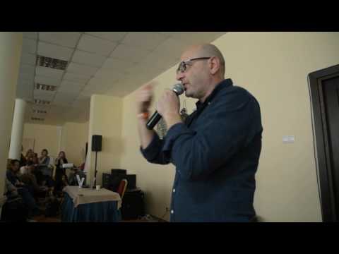 Видео: Дима Зицер - Темным лесом за каким-то интересом