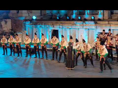 Видео: 50 години Ансамбъл Тракия - Куди / 50 years ENSEMBLE TRAKIA - Kudi