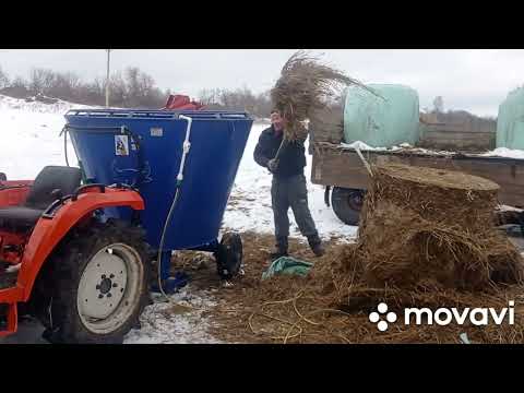 Видео: Загрузка миксера-кормораздатчика. Теперь с водой.