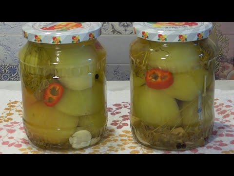 Видео: Маринованные ЗЕЛЕНЫЕ ПОМИДОРЫ на ЗИМУ изумительный вкус! Зеленые томаты рецепт Кулинарный Клуб