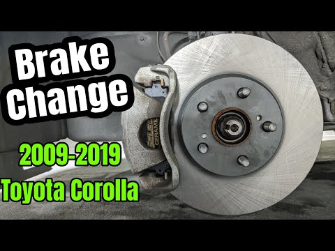 Видео: Руководство по замене тормозов на Toyota Corolla 2009–2019 годов | Диски и колодки