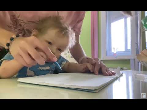 Видео: Лиам делает уроки на 2х скорость.