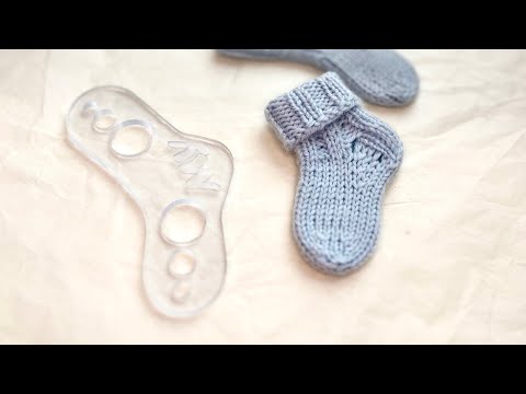 Видео: Вяжем носочки для недоношенных детей, деток торопыжек из baby merino