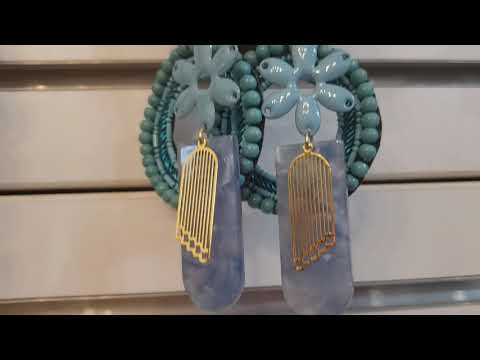 Видео: Секондхенд Австралии. ЛЮРА. #австралия 🇦🇺 #секондхенд #голубыегоры #выходные #бижутерия #обзор 