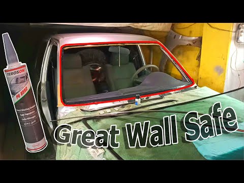 Видео: Замена лобового стекла Great Wall установка молдингов.