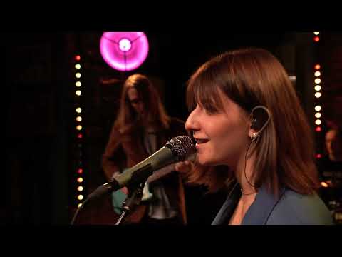 Видео: МОВА — Як я спала на сені (наживо у проєкті НаШапку)