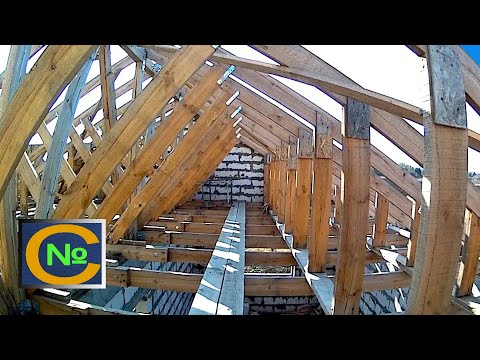 Видео: ОЧЕНЬ крепкая конструкция ДВУСКАТНОЙ КРЫШИ { Холодный чердак, Обзор узлов и крепежа )