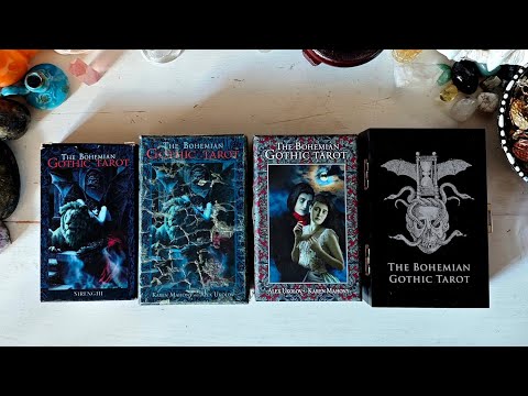 Видео: Уникальный обзор! Одновременно показываю 1-е, 2-е, 3-е и 4-е издания Таро Богемской Готики!💀