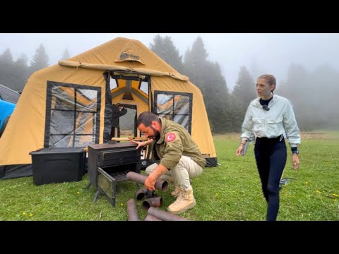 Видео: КЕМПИНГ В УЮТНЫХ ДОМАШНИХ УСЛОВИЯХ В ГУСТОМ ТУМАНЕ