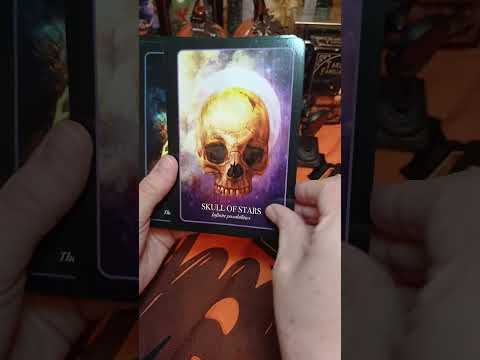 Видео: "Мои оракулы и таро на тему хэлуин "🖤💣💥❤️