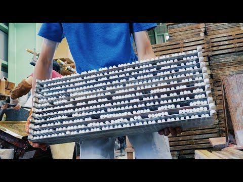 Видео: Процесс массового производства мела в огромных чайниках. Завод выпускает 600 000 штук в год.