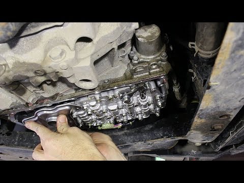 Видео: Частичная замена масла и фильтров в вариаторе на Nissan Qashqai 2,0 4WD Ниссан Кашкай 2016 года