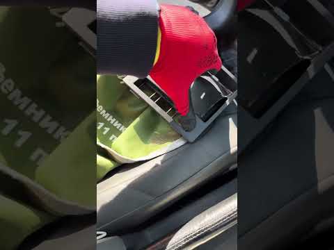 Видео: Замана моторчиков заслонок климат-контроля на Фольксваген Тоуран. V159 V158 V107