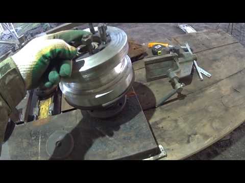 Видео: Трубогиб (горизонтальный) для круглой трубы из ступиц автомобиля