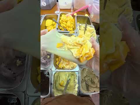 Видео: Красивая женщина больше не заваривает чай с молоком, она возвращается с клейкими рисовыми лепешка...