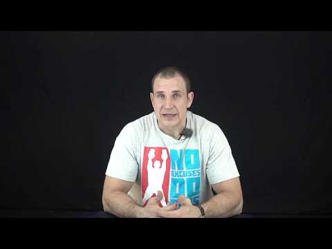 Видео: Удержание гири: что это за упражнение, зачем и для каких мышц?