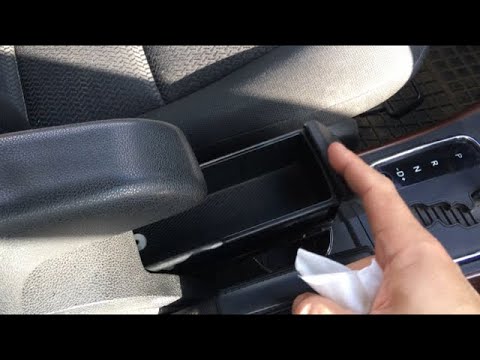 Видео: Mercedes W169 - Разборка подлокотника .Ремонтирую не рабочий выдвижной пенал для мобильного.
