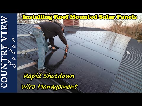 Видео: Установка солнечных панелей на крышу, модулей быстрого отключения и выключателя питания фотоэлект...