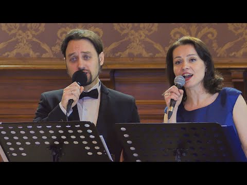 Видео: «С Голгофы кровь струится, ручей святой течет» Роман Арндт и Елена Заставная. Крещенские Вечера.