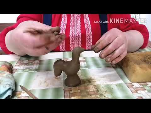 Видео: Мастер класс по лепке Каргопольской глиняной игрушки "Петушок"