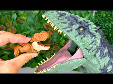 Видео: Гиганотозавр поедает детенышей динозавров!