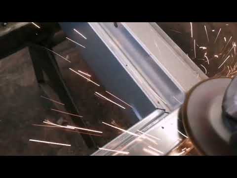 Видео: Производство металлической рамы для двери - весь процесс 