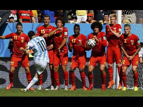 Видео: Как бить штрафной удар в PES 2017