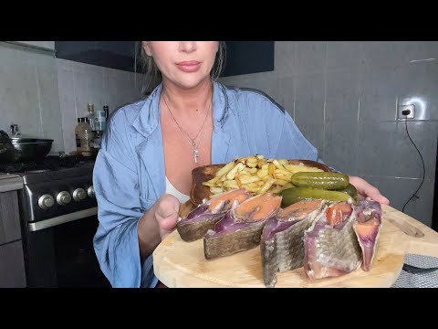 Видео: ЦИМЛЯНСКИЙ ЛЕЩ И ЖАРЕНАЯ КАРТОШКА/СОЛЕНЫЕ ОГУРЦЫ/МУКБАНГ